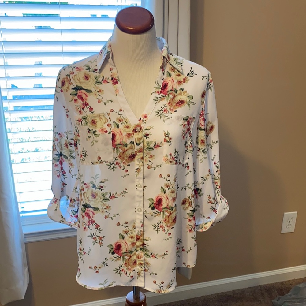 Sheer floral button down 3/4 sleeve iZ Byer top